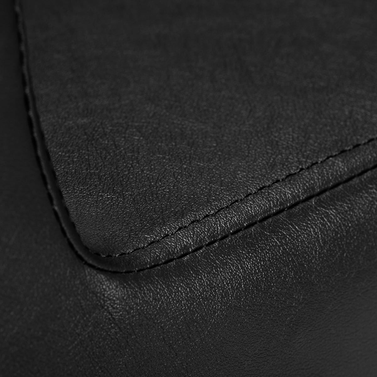 Gabbiano Helsinki Friseurstuhl Schwarz - Kunstleder-Polster im Detail