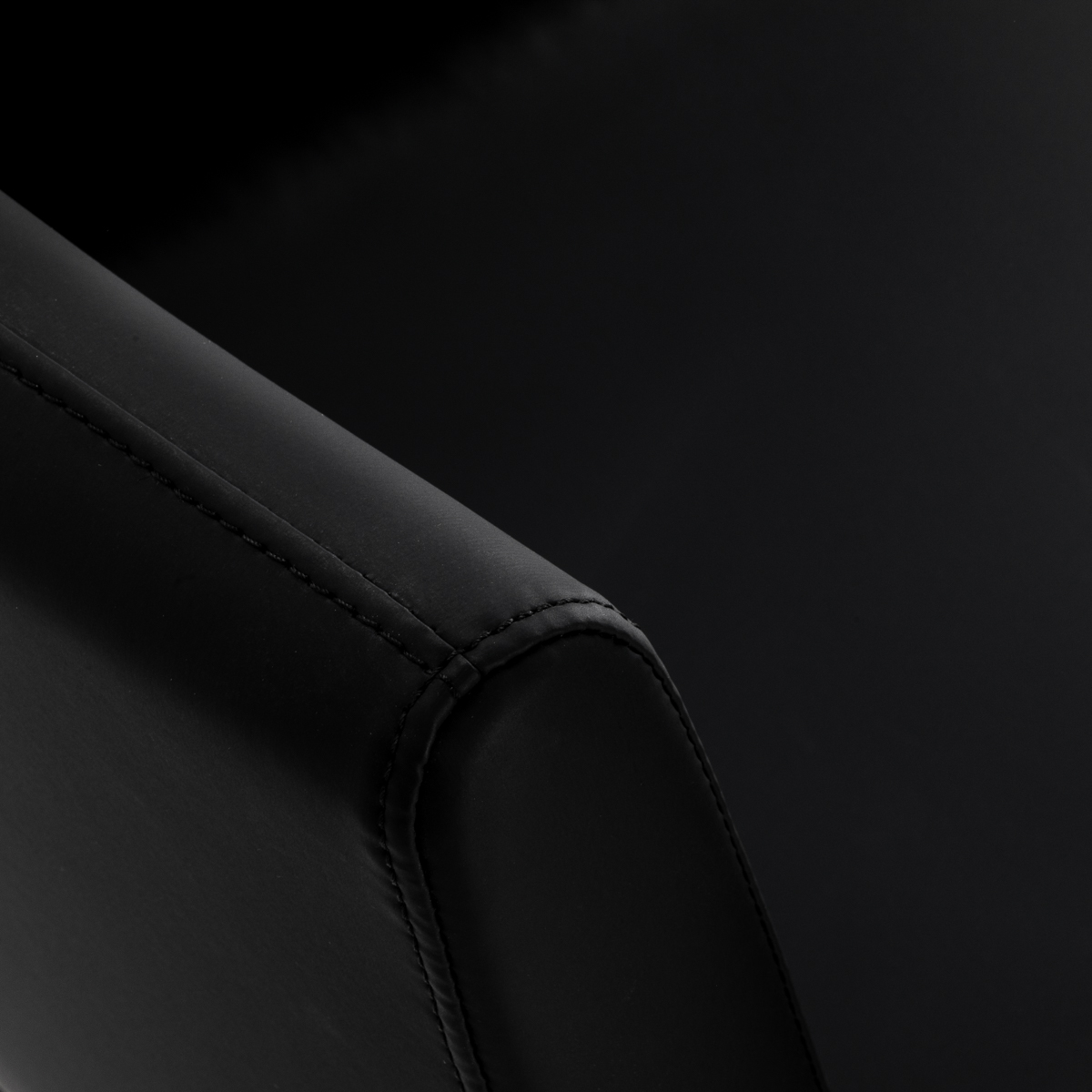 Omega Friseurstuhl Lyra schwarz - minimalistisch & hydraulisch
