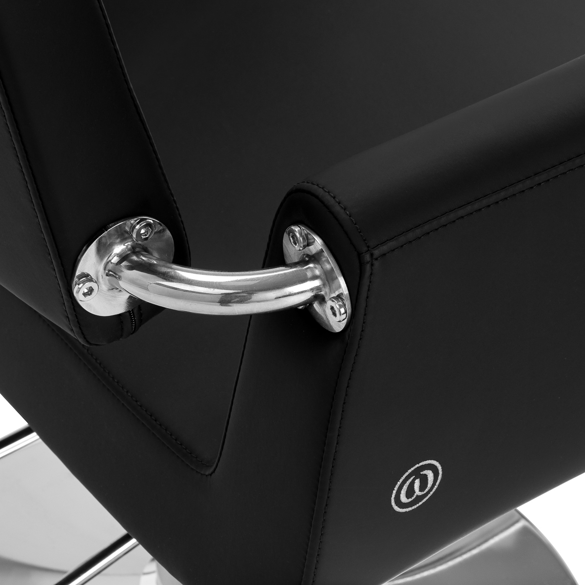 Omega Friseurstuhl Lyra schwarz - minimalistisch & hydraulisch