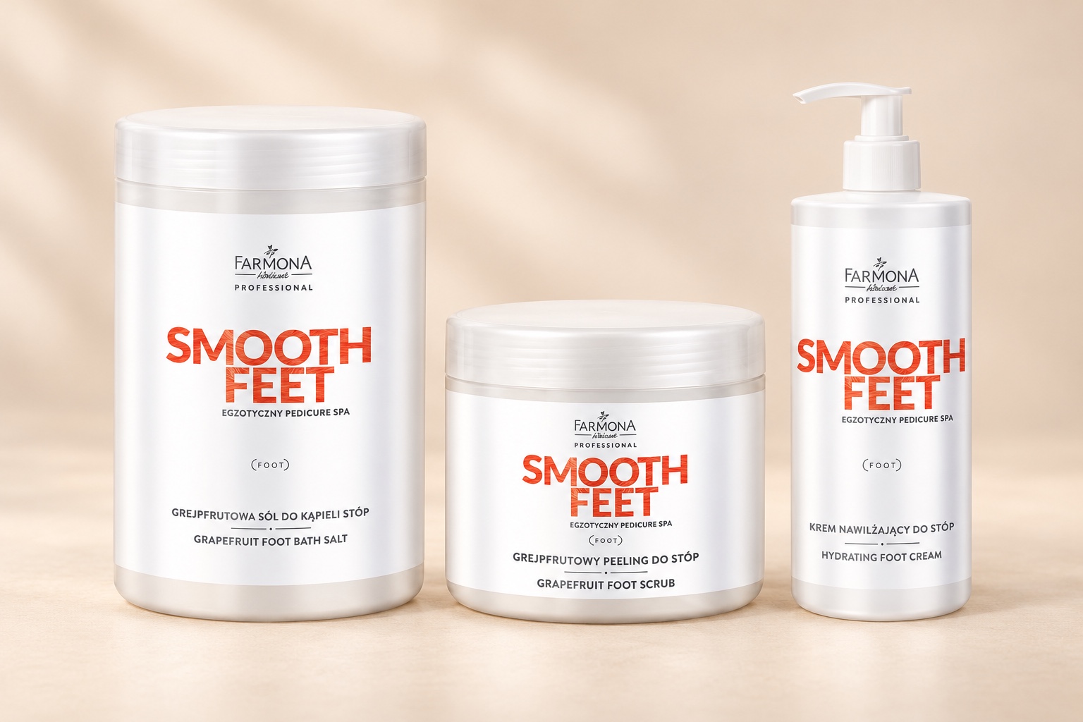 Farmona Smooth Feet Fußpflege-Set – 3-teilig – Produkte vor dezentem sandfarbenem Hintergrund
