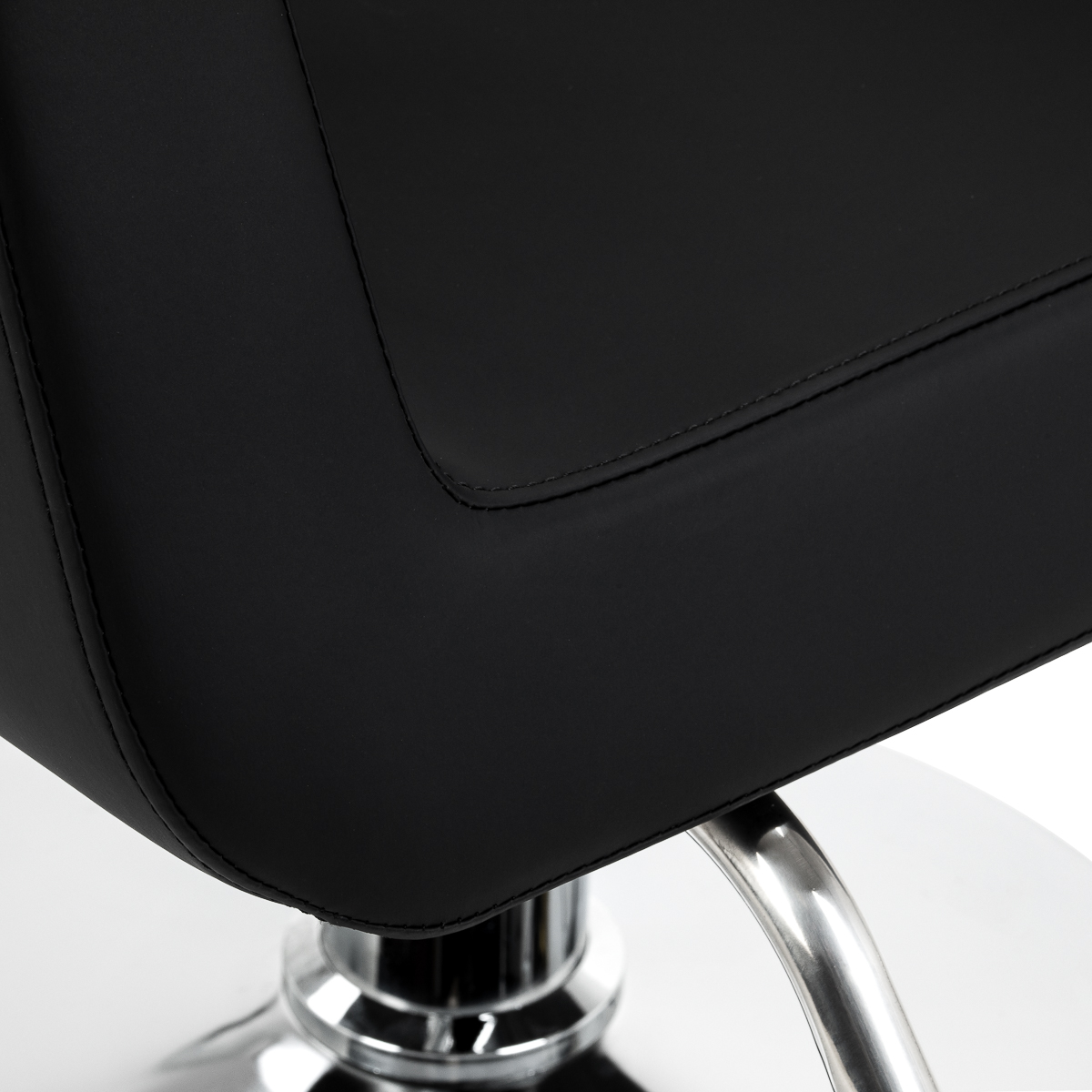Omega Friseurstuhl Lyra schwarz - minimalistisch & hydraulisch