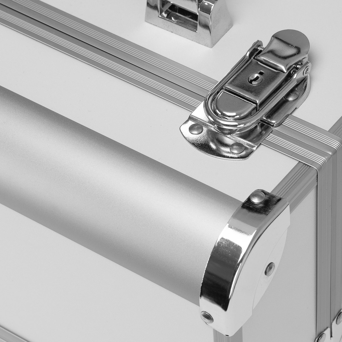 Kosmetikkoffer silber 40 – Professionelle Aufbewahrung