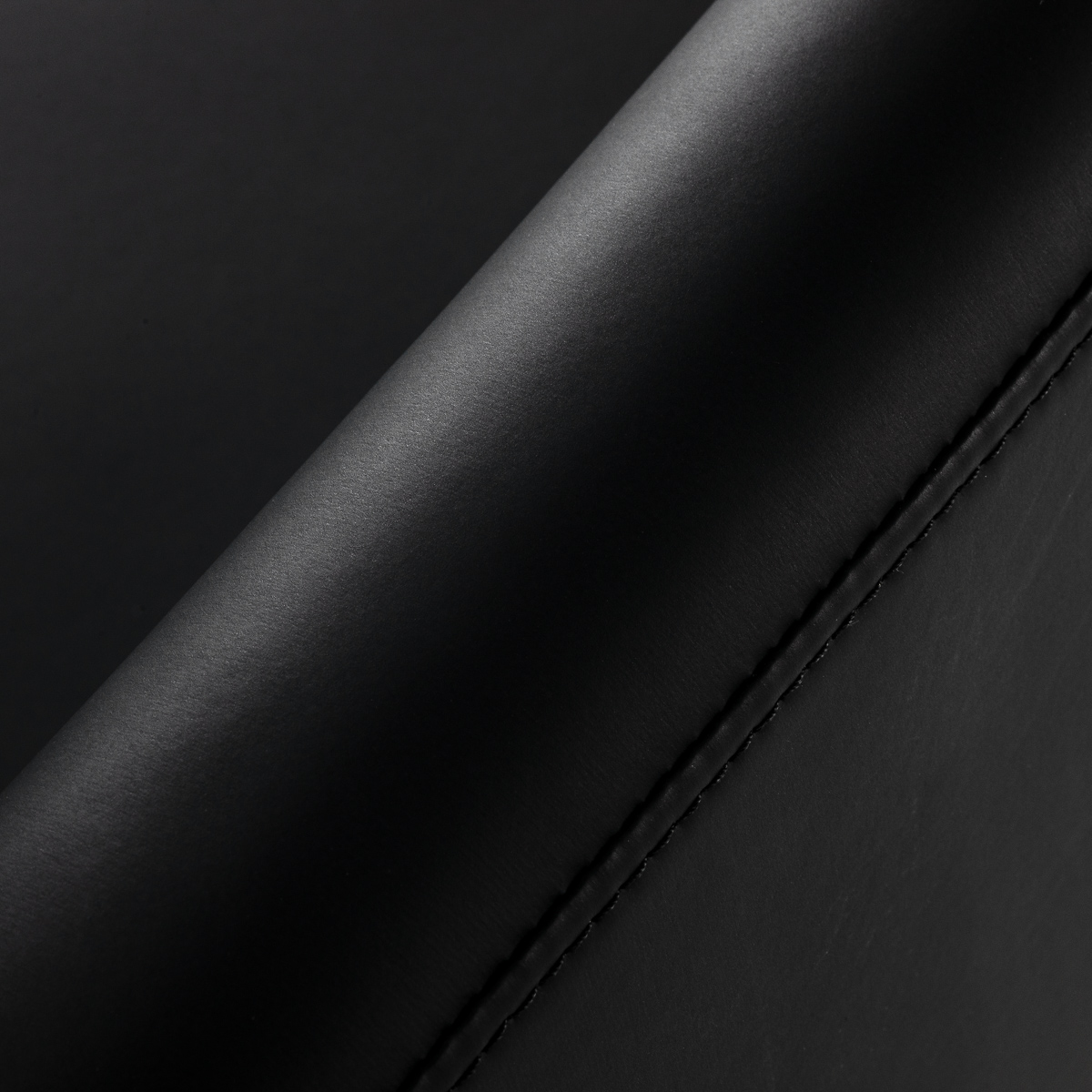 Omega Friseurstuhl Lyra schwarz - minimalistisch & hydraulisch
