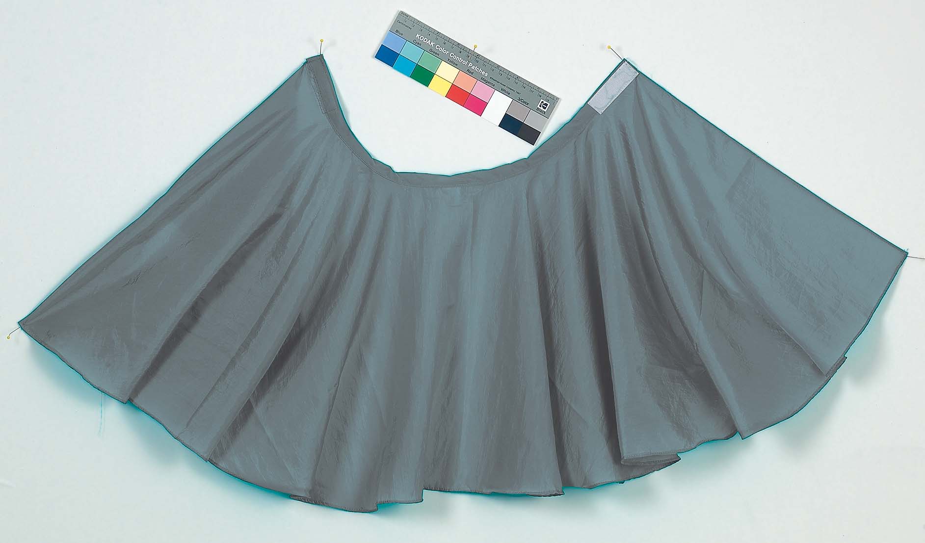 Frisierumhang Crash Grau 85X85Cm Grau Friseur 01